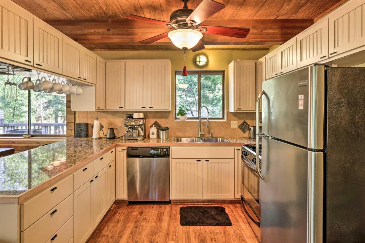 Spacious Groveland Cabin With Wraparound Deck! المظهر الخارجي الصورة