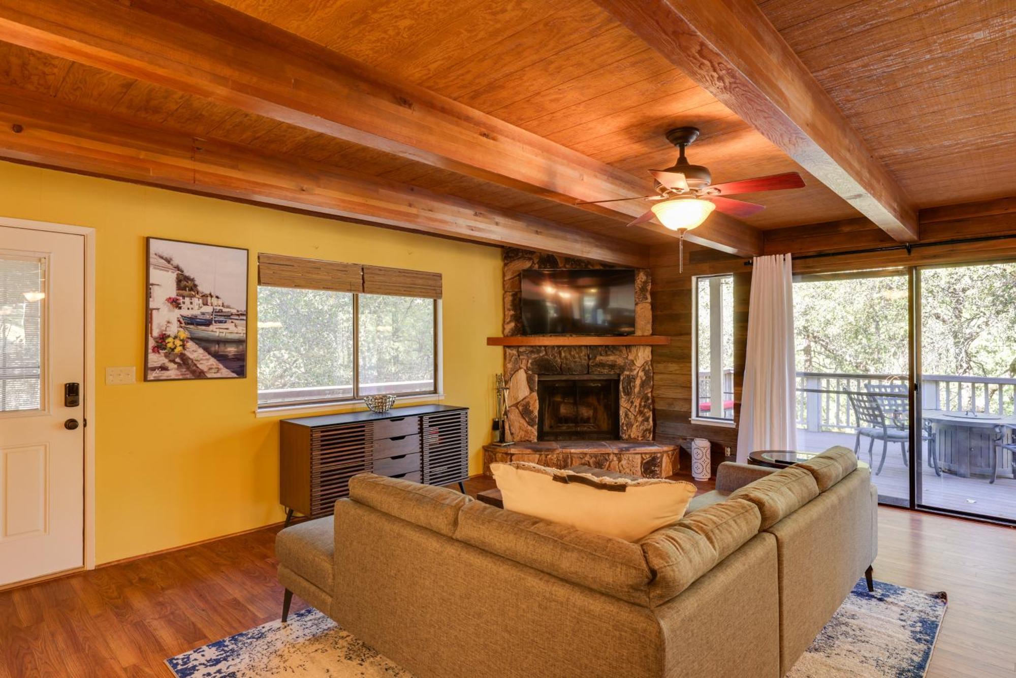 Spacious Groveland Cabin With Wraparound Deck! المظهر الخارجي الصورة