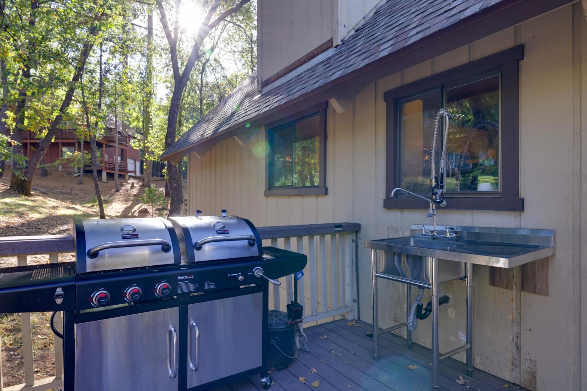 Spacious Groveland Cabin With Wraparound Deck! المظهر الخارجي الصورة