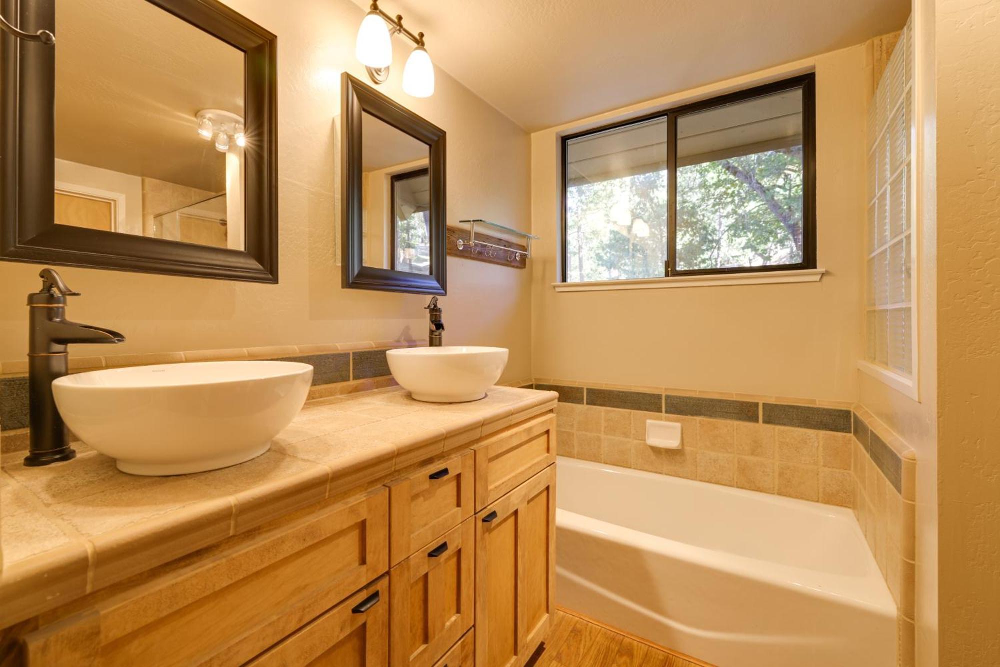 Spacious Groveland Cabin With Wraparound Deck! المظهر الخارجي الصورة