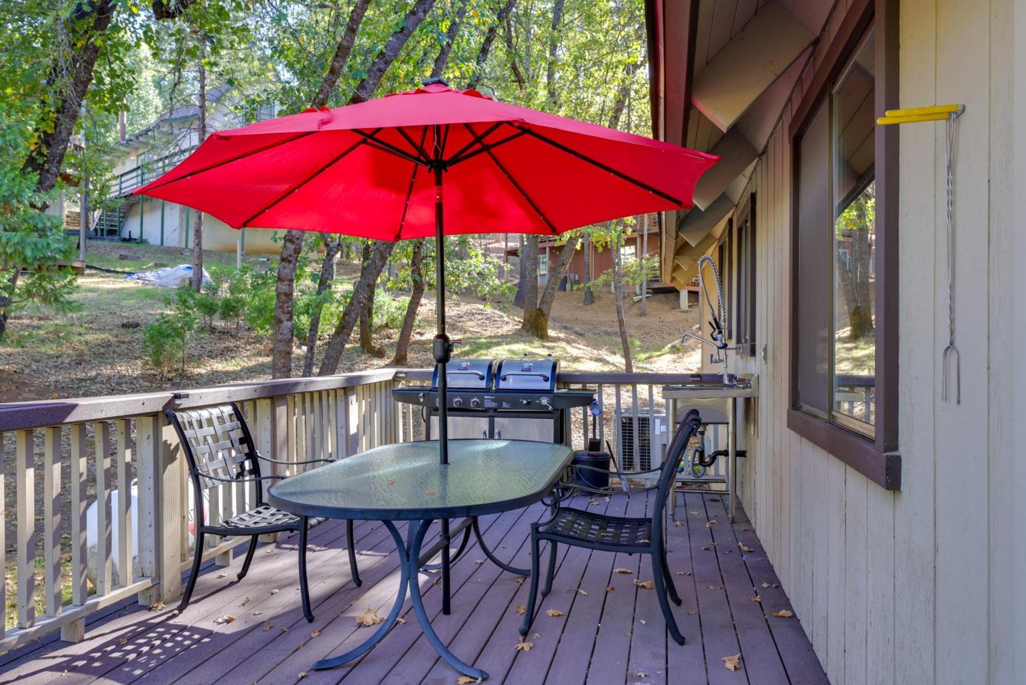 Spacious Groveland Cabin With Wraparound Deck! المظهر الخارجي الصورة
