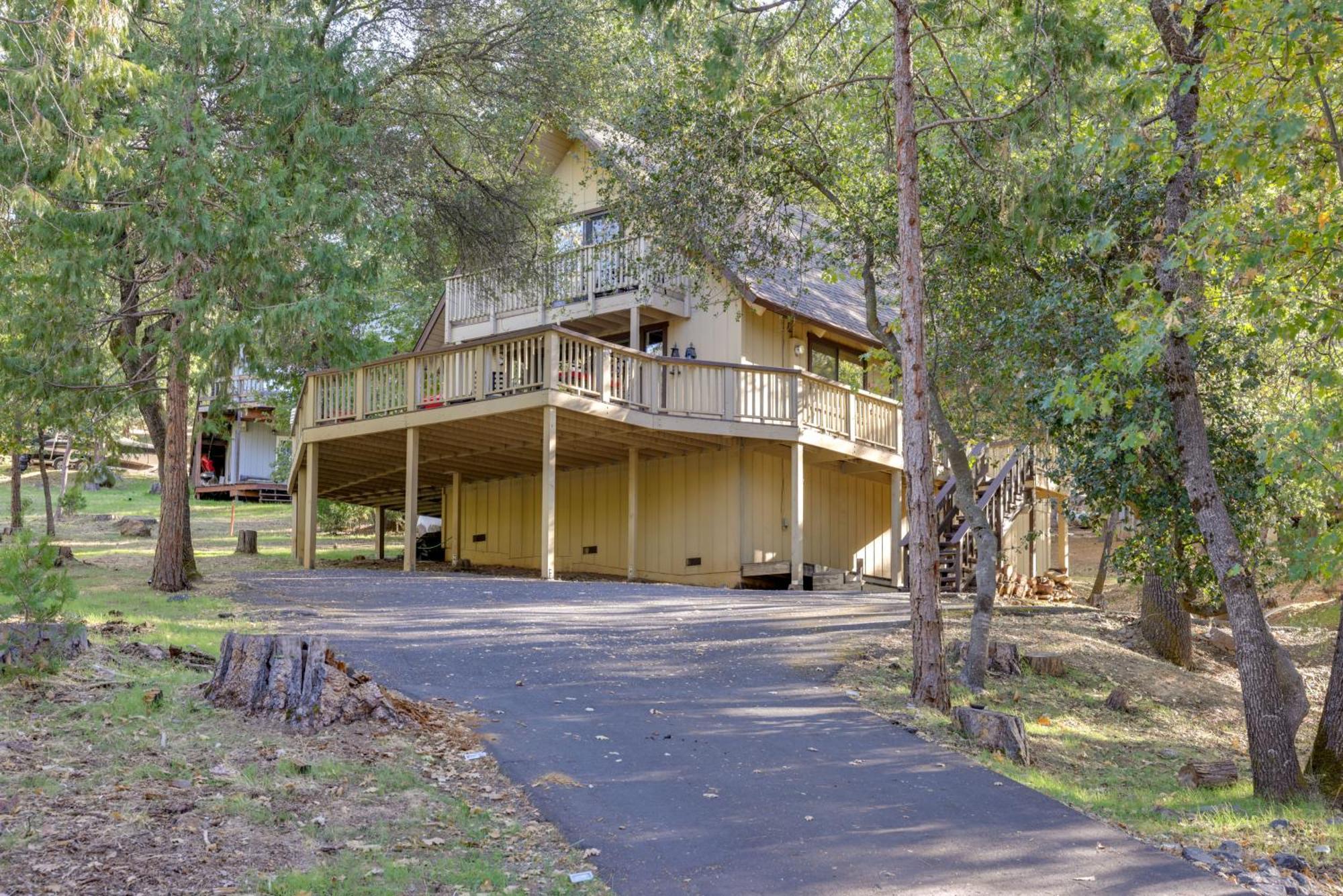 Spacious Groveland Cabin With Wraparound Deck! المظهر الخارجي الصورة